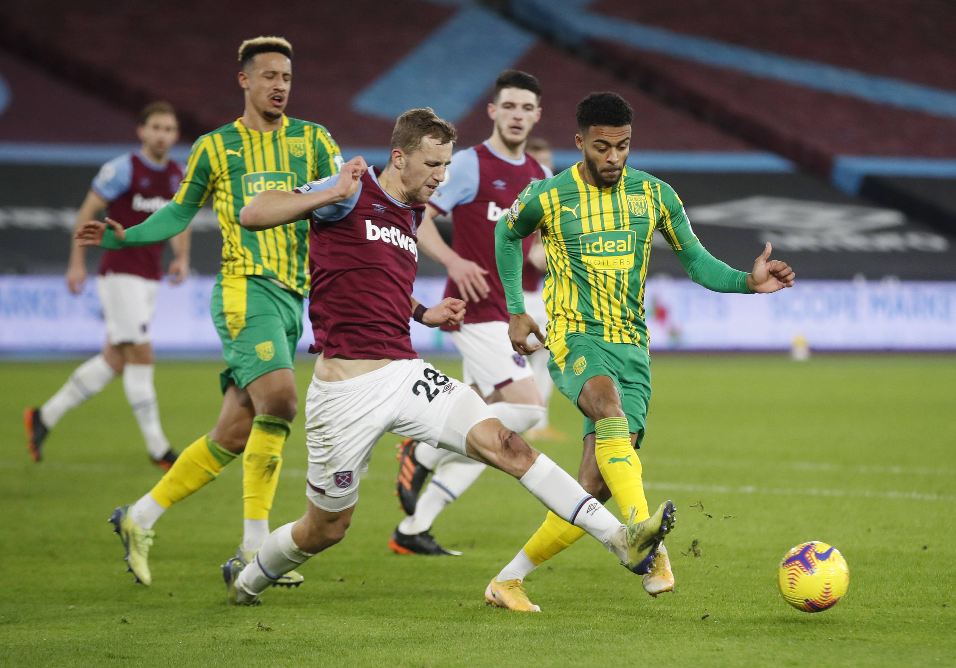 以在边线内 以在边线内